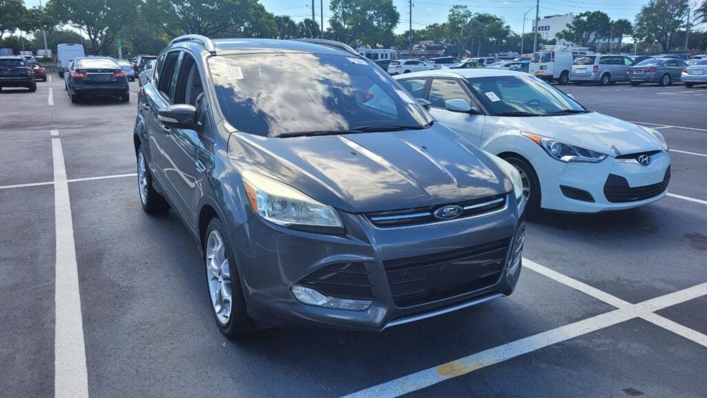 Wholesale SUV inventory sourced from auto auctions